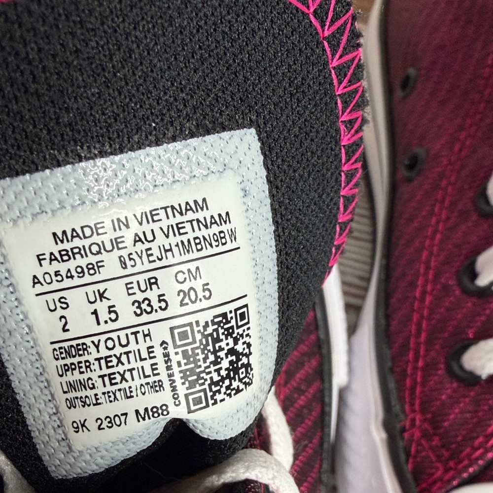 Converse Kids' Magenta High-Top Sneakers NEW with out tags - Picture 9 of 9